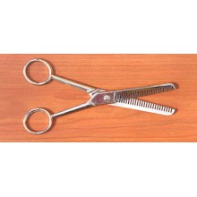 nuzky-na-prostrihavani-hrivy-detail